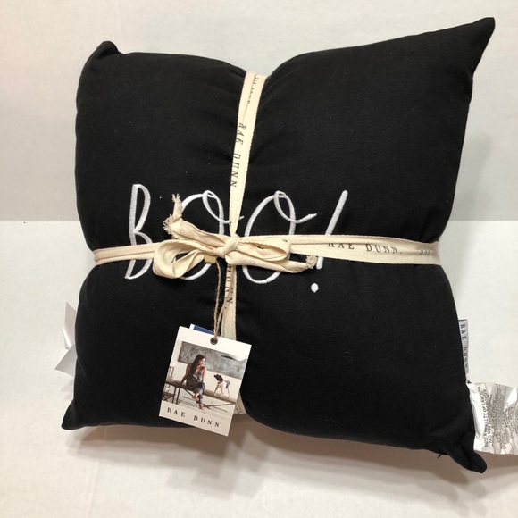 NWT Rae Dunn Boo Pillow Set
